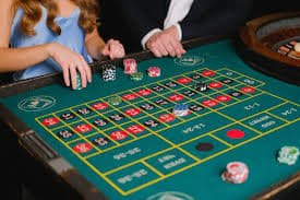 Tampilan permainan kasino dealer langsung suntogel